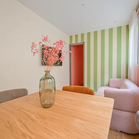 Apartment Moderne Centre 2 *